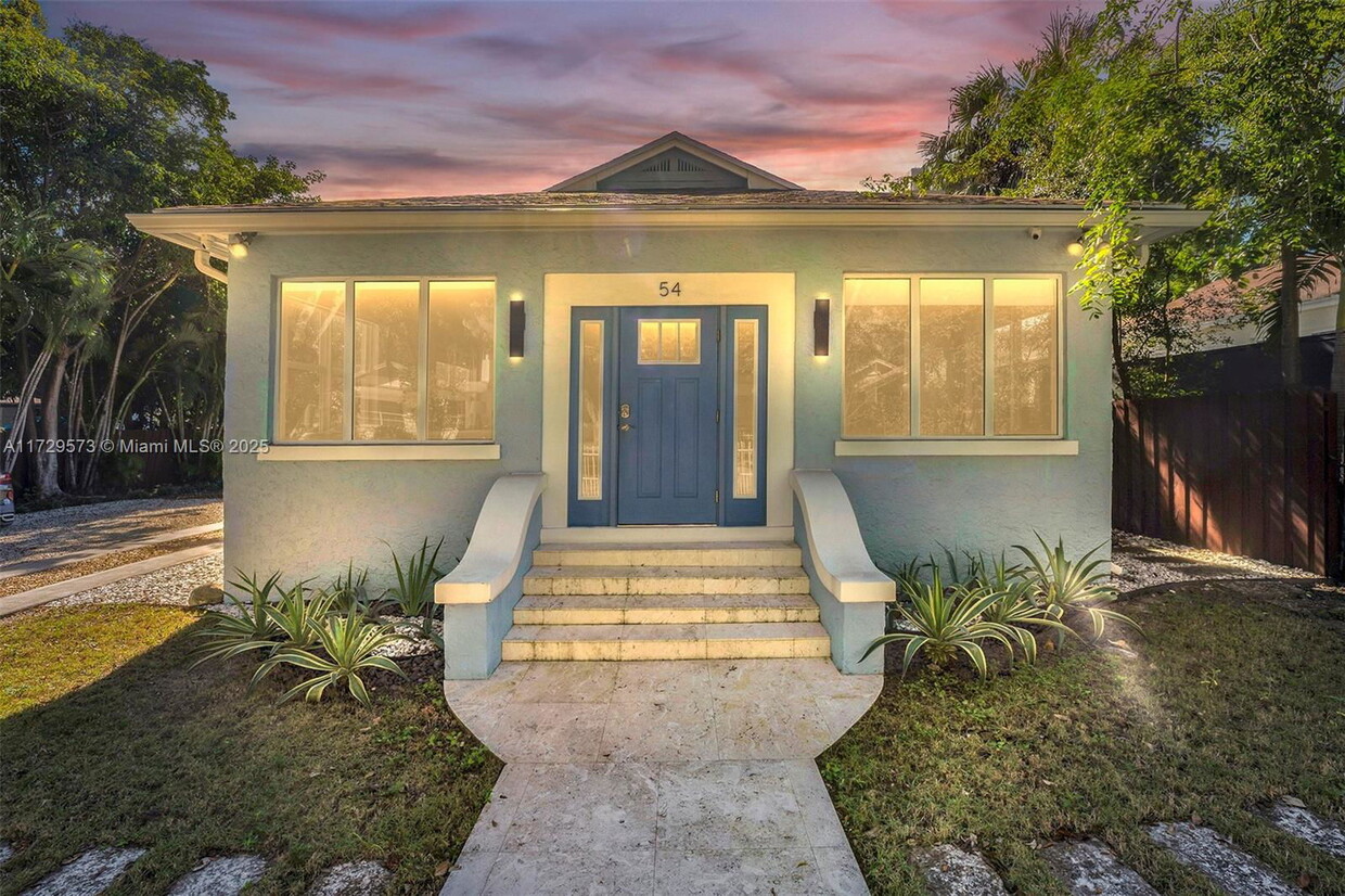 Foto principal - 54 NE 43rd St