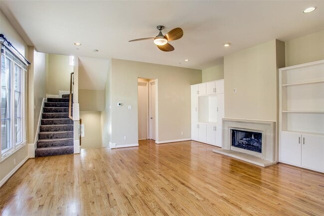 Building Photo - 3915 Cole Ave
