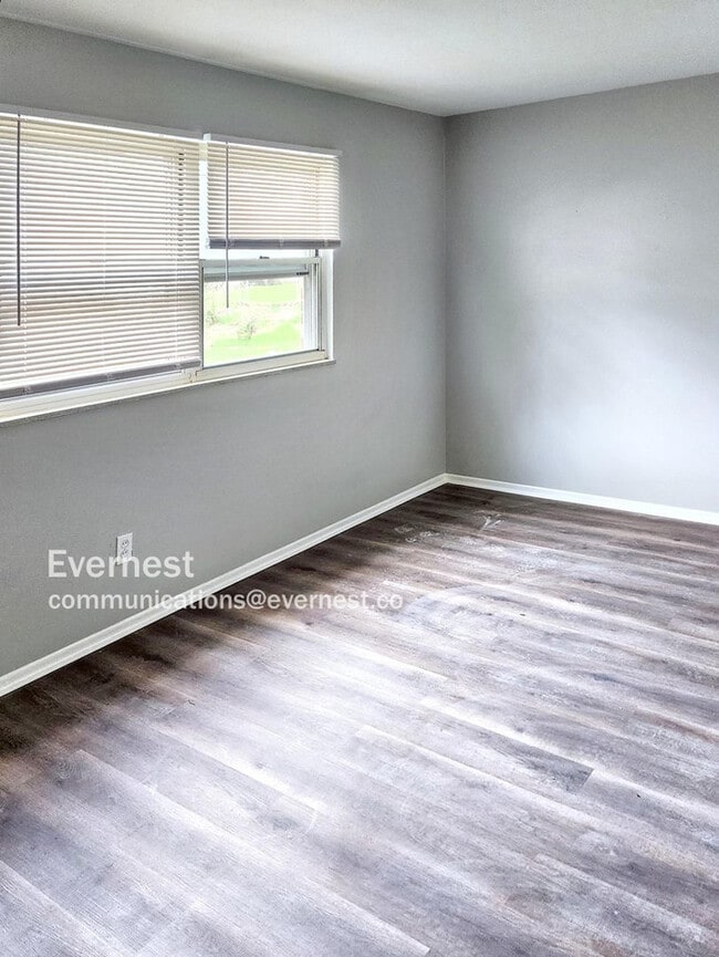 Building Photo - 10555 Langford Dr