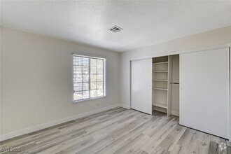 Building Photo - 2633 Durango Dr