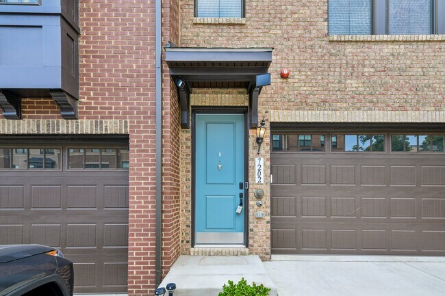 Foto del edificio - 7202 Mountaineer Dr
