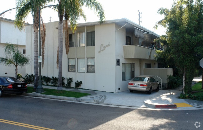 Building Photo - 1800 Prosser Ave
