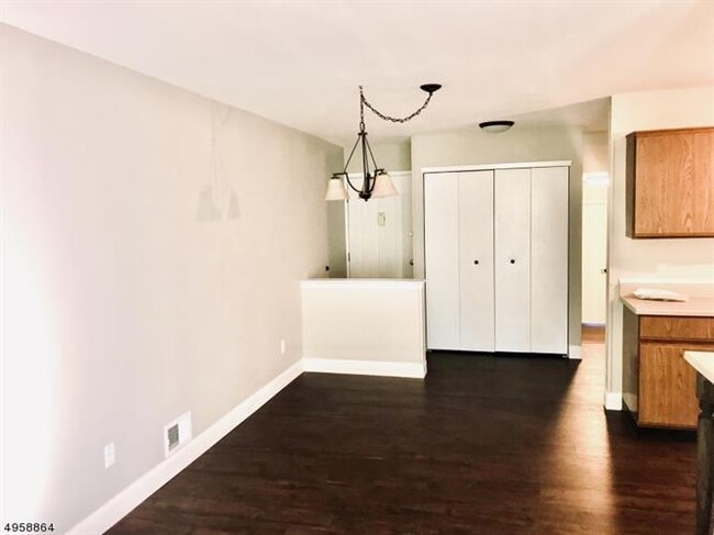 Foto del edificio - 1113 Spruce Hills Dr