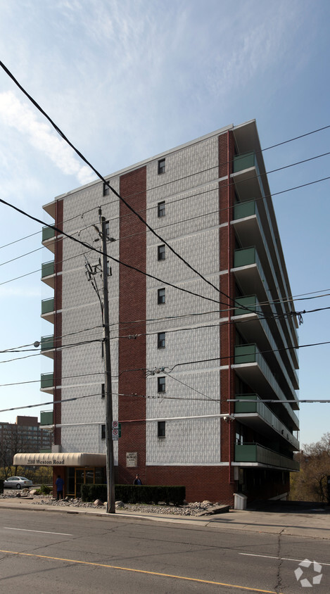 Building Photo - South Garden Apartments