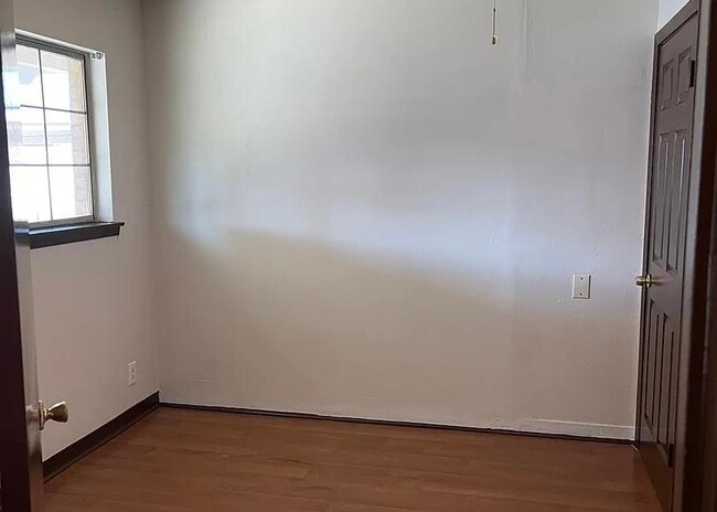 Building Photo - 699 Banyan Ct