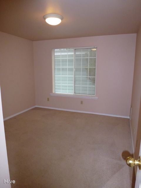 Building Photo - 5307 Ravenna Pl NE