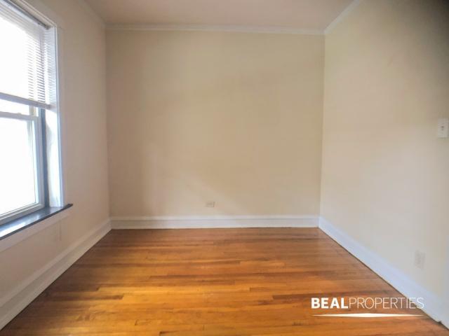 Building Photo - 1 bedroom in CHICAGO IL 60625