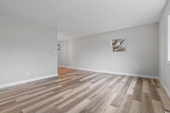 Building Photo - Welcome to your charming new home at 5322 ...