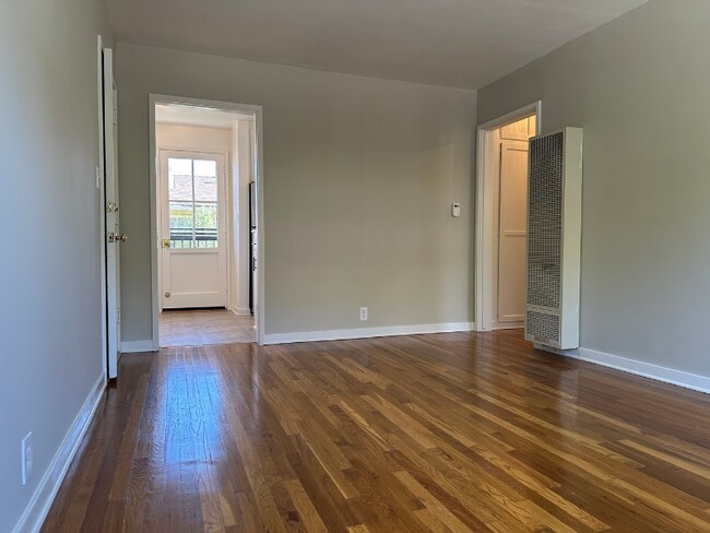 Foto del edificio - 5174 Franklin Ave