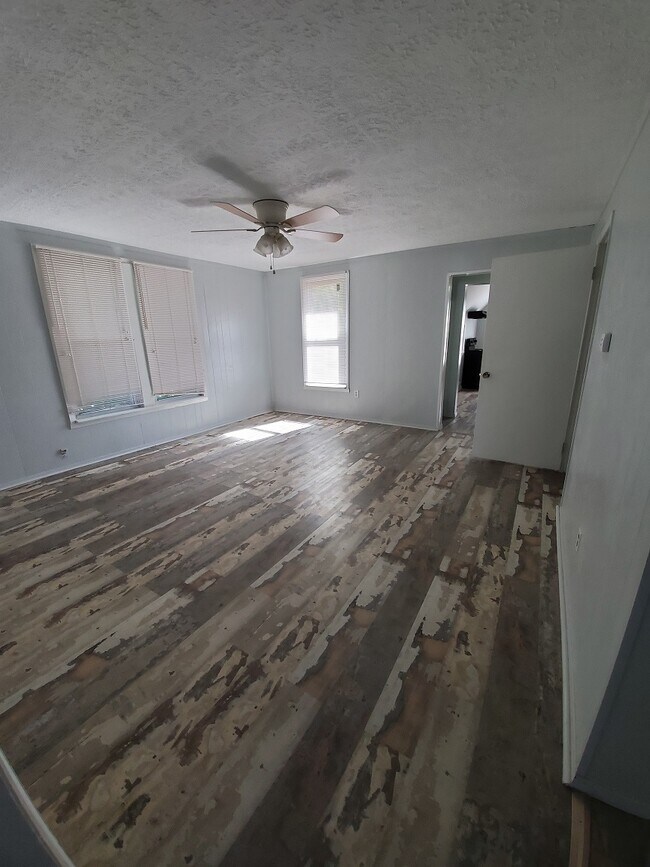living room - 1009 W 14th St