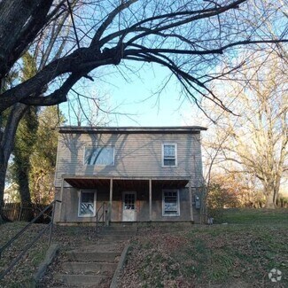 Building Photo - 607 E Main St