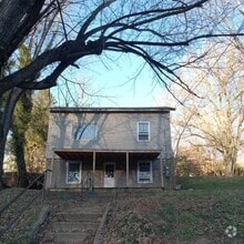 Building Photo - 607 E Main St