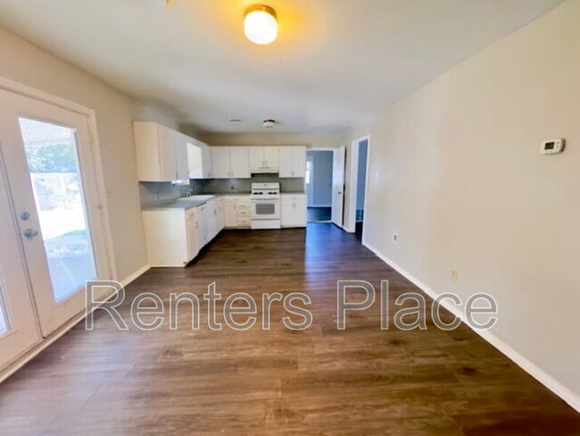 Building Photo - 1948 S Hickory Ave