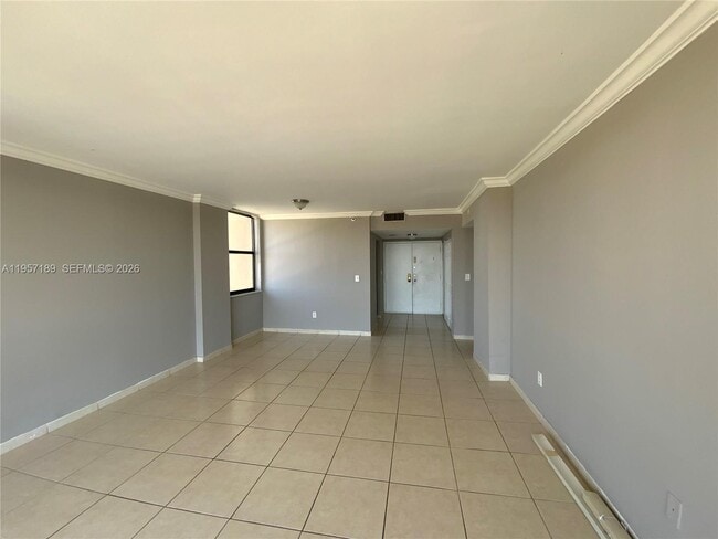 Building Photo - 1470 NE 123rd St