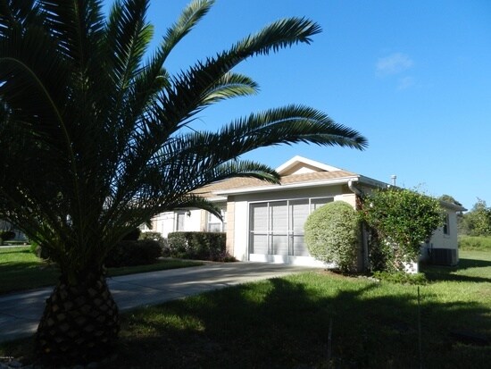 Building Photo - 9728 SW 99th Ave