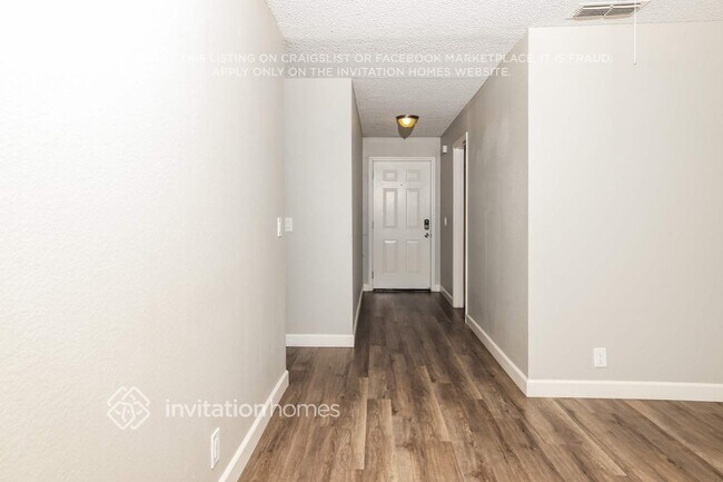 Foto del edificio - 1024 Woodridge Dr