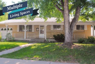 Building Photo - 1228 Southridge Dr