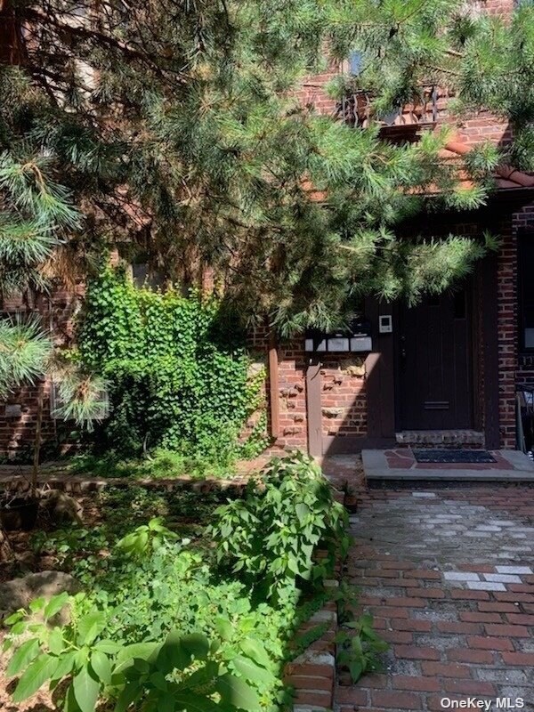 Foto del edificio - 189-37 37th Ave