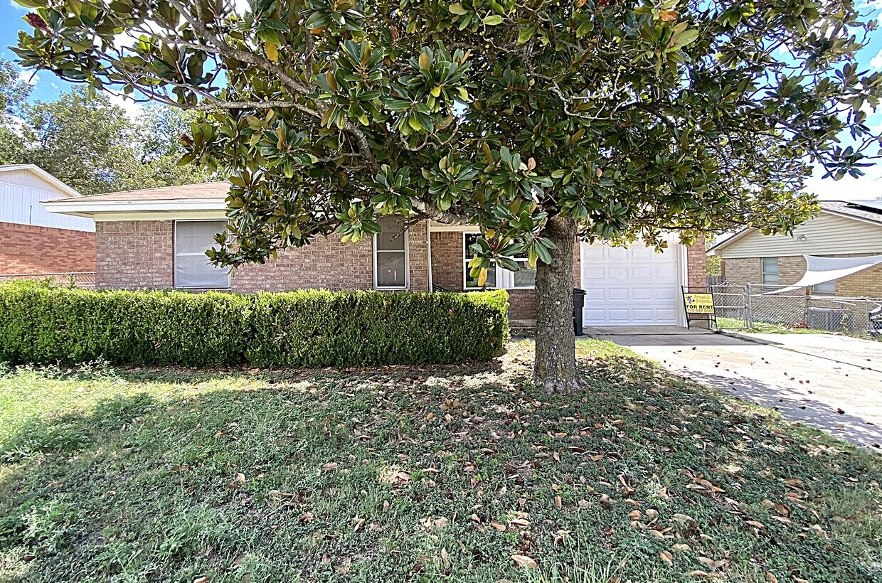Foto principal - 2306 Poage Ave