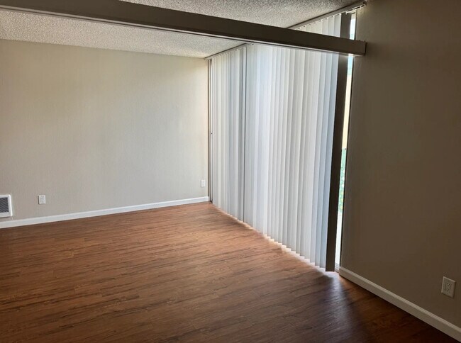 Foto del edificio - Sandpointe Apartment Homes