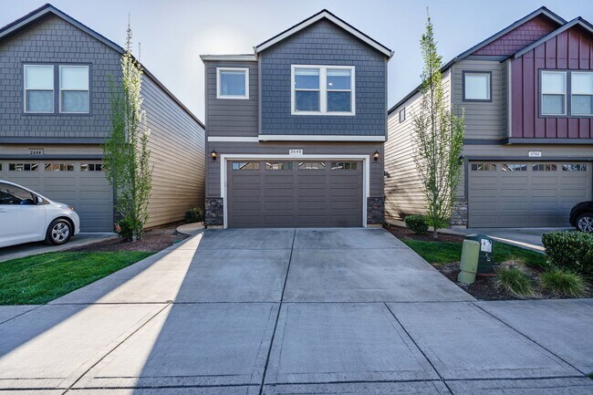 Building Photo - Beautiful Single-Level Home | 3 Bed, 2.5 B...