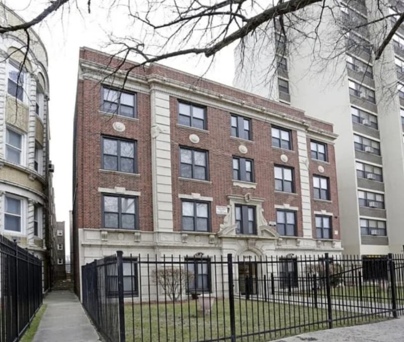 Photo - 4915 S Drexel Blvd (Chicago, IL)