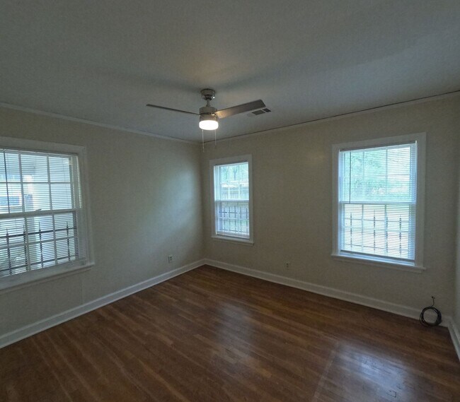 Foto del edificio - Renovated 3 Bed 1 Bath