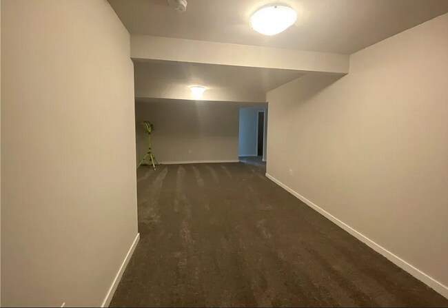 Building Photo - 15120 Goldenrod Dr