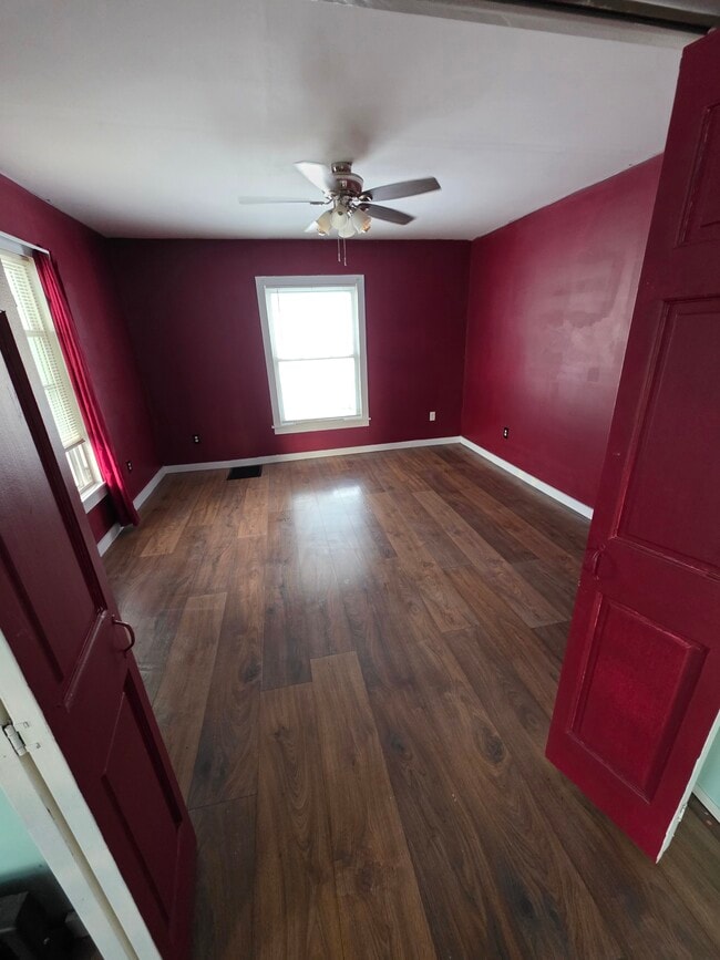 Building Photo - 38 River St