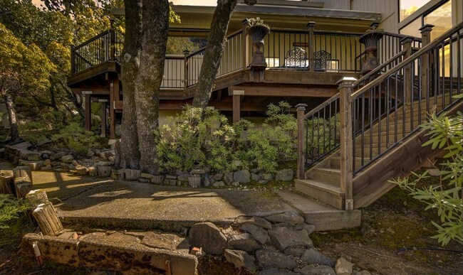 Foto del edificio - 6175 View Ridge Dr