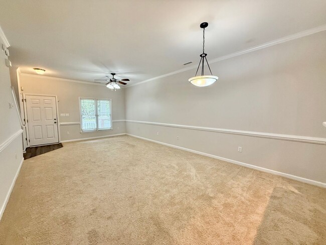Foto del edificio - Charming 2BD, 2.5BA Apex Townhome in a Pri...