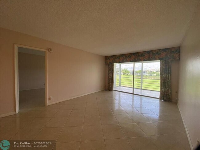 Foto del edificio - 3001 S Course Dr