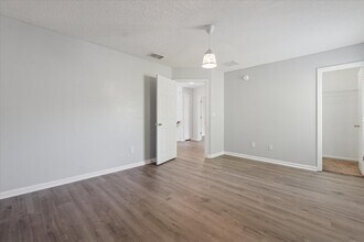 Building Photo - 140 Corral Cir