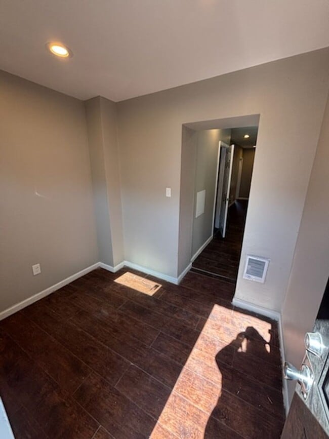 Building Photo - Spacious 2BR / 2BA Single-Family Home Near Fishtown – Available Now!
