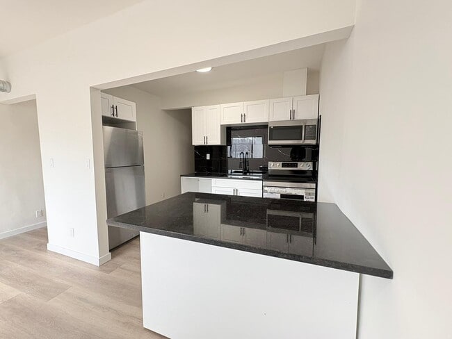 Photo du bâtiment - 1370 Wyandotte St E