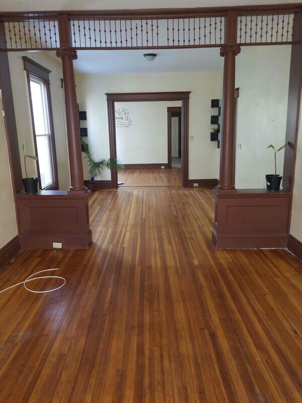 387 5th Ave Unit Floor 1, Troy, NY 12182 Room for Rent in Troy, NY