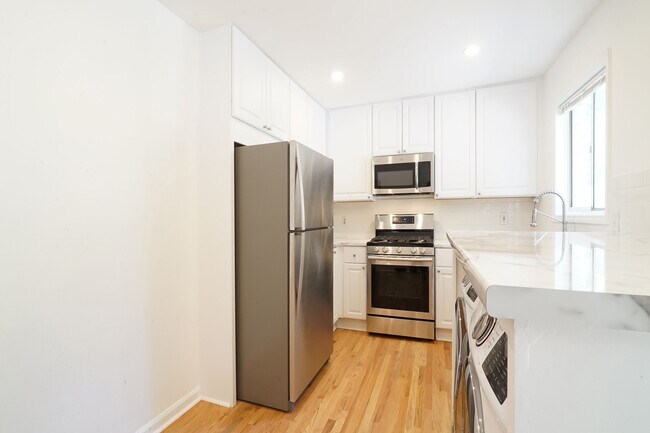 Foto del edificio - 352 Cherokee Ave SE