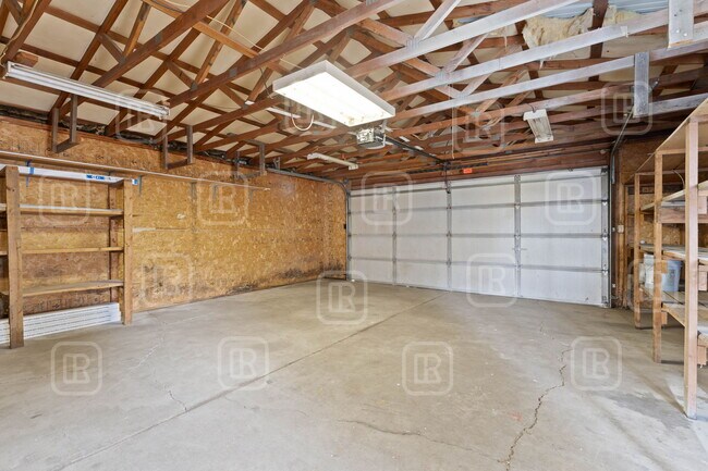 Foto del edificio - 4516 S Grove Rd