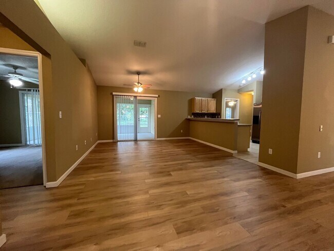 Foto del edificio - Quiet Home in Pine Lakes Cud-de-sac!!