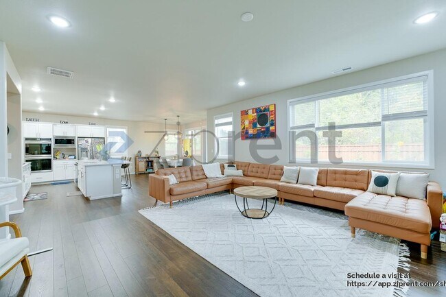 Foto del edificio - 19033 129th St E