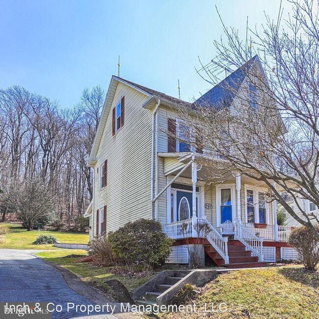 Building Photo - 2 br, 1 bath House - 310 Chestnut Street