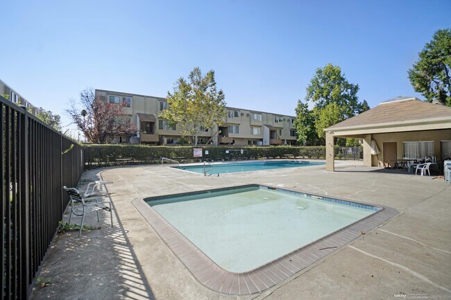 Building Photo - 460 Auburn Way