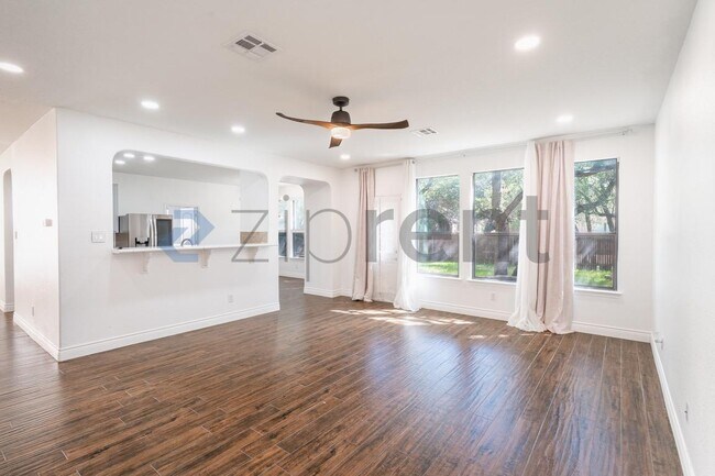 Building Photo - Unit