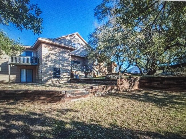 Building Photo - 4011 Apache Cir