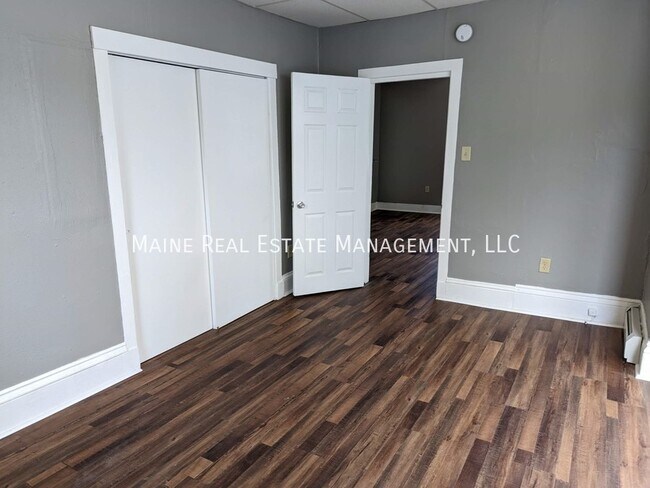 Building Photo - 378 Hammond St