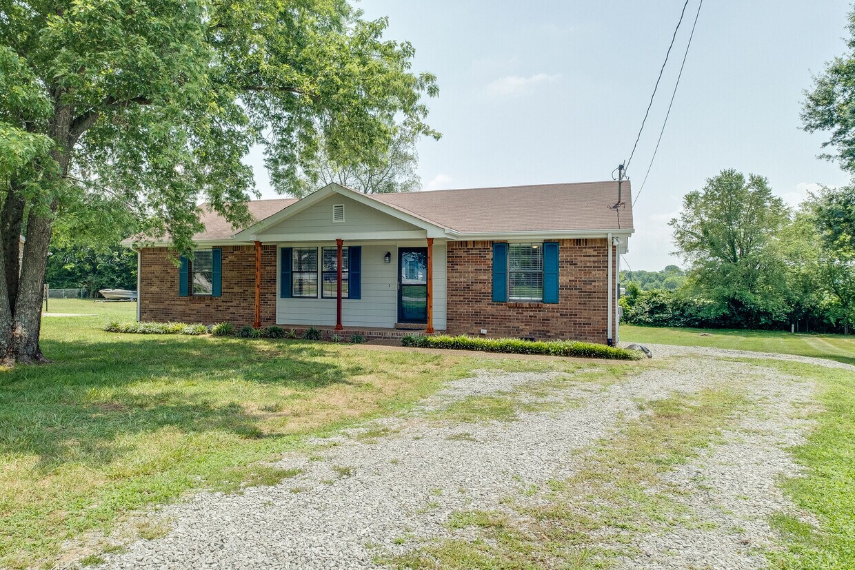 1615 Winding Way Cir, Gallatin, TN 37066 House Rental in Gallatin, TN