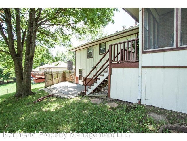 Building Photo - 3 br, 2.5 bath House - 1604 NE 72nd St.