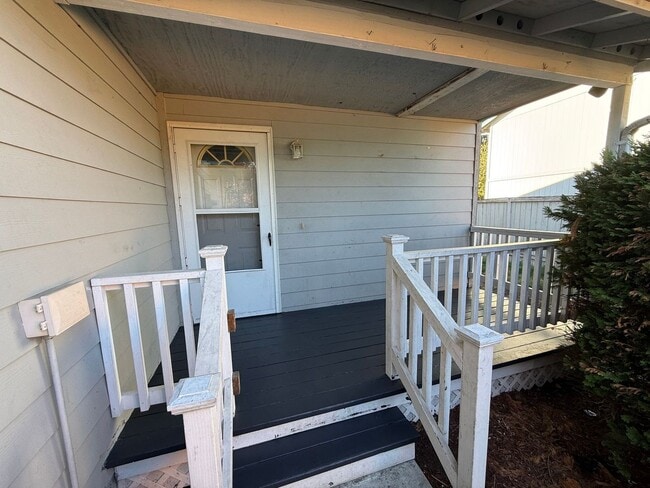 Building Photo - Cozy 3 bedroom Duplex in Berry Valley Estates