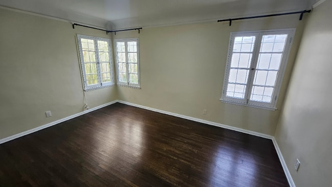 Foto del edificio - 122 N Gale Dr