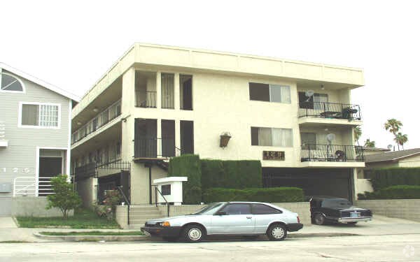 Primary Photo - 129 N Cabrillo Ave